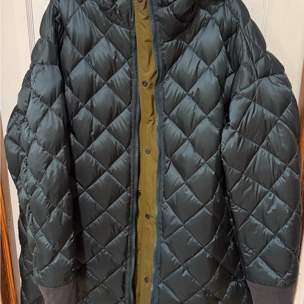Women’s Quilted Puffer Jacket in Dark Green